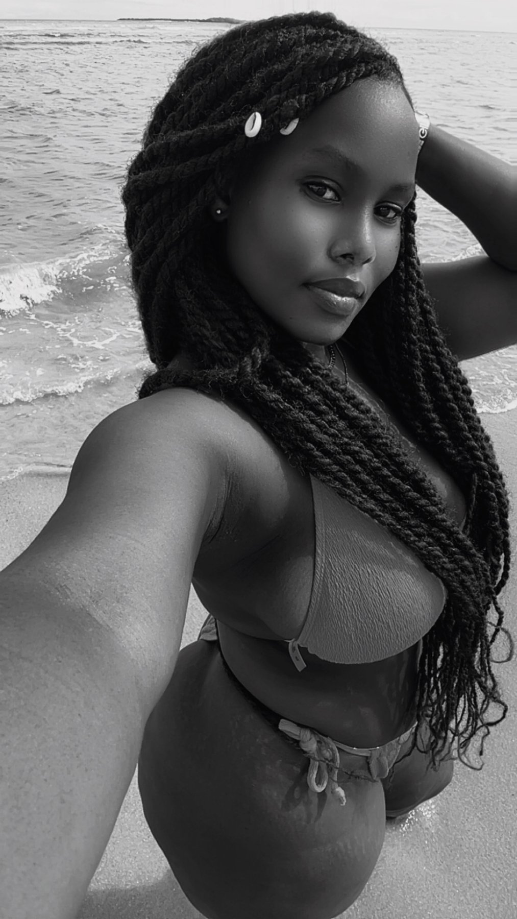 Ebony Chic โ photo 3