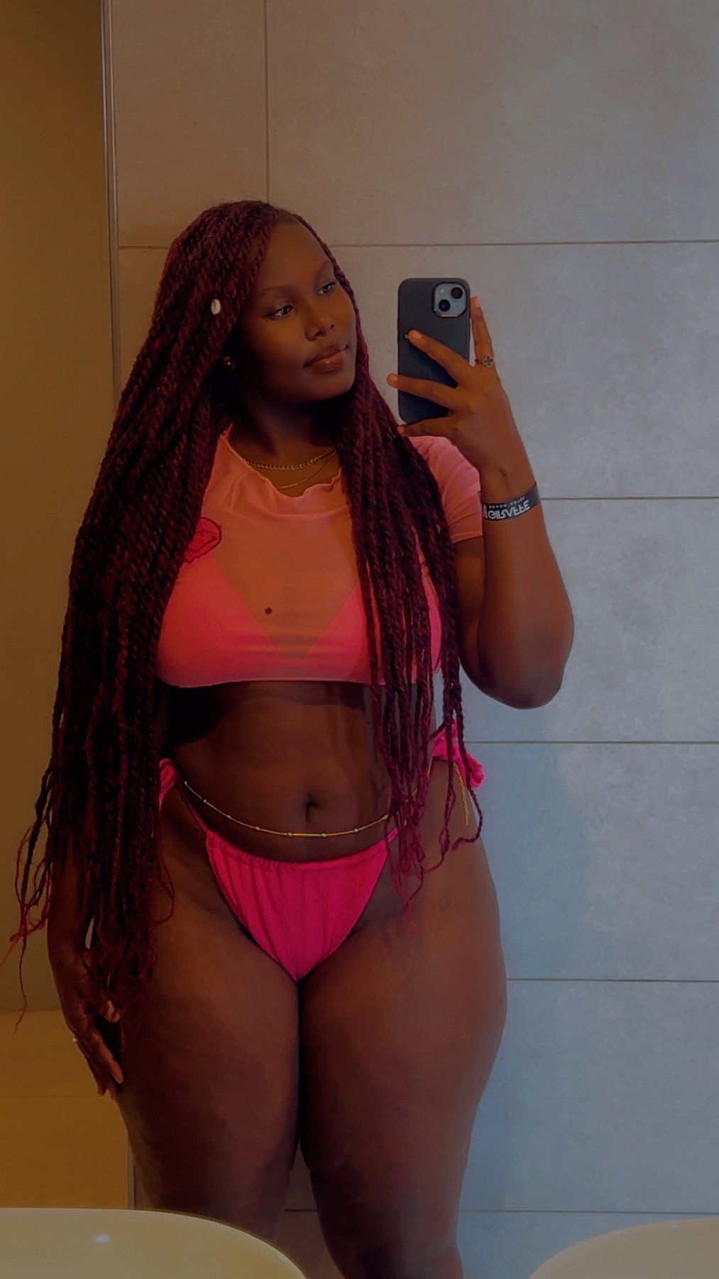 Ebony Chic โ photo 2